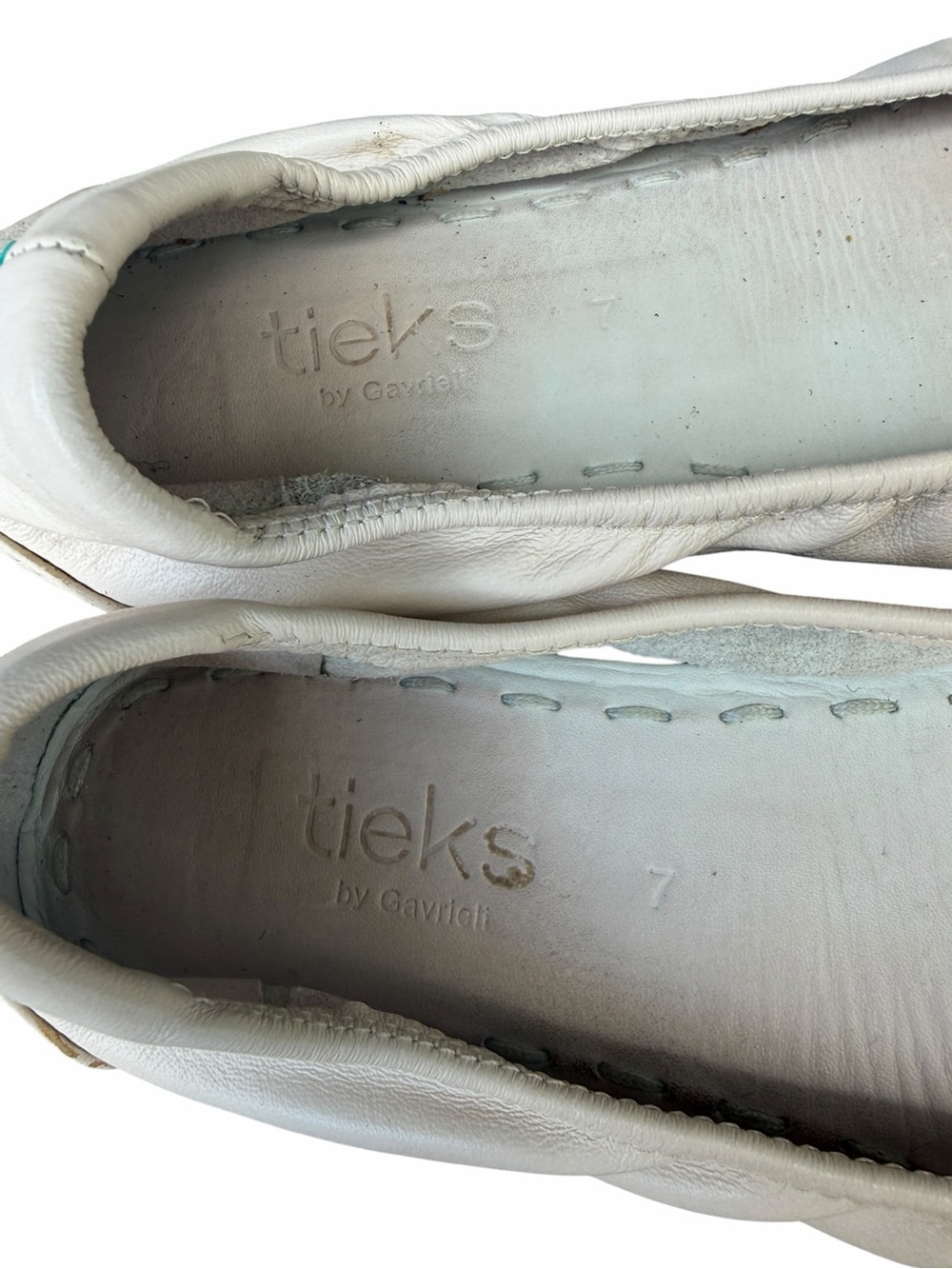 Tieks off White Leather Ballet Flats with Teal bottom size 7 - Picture 4 of 5